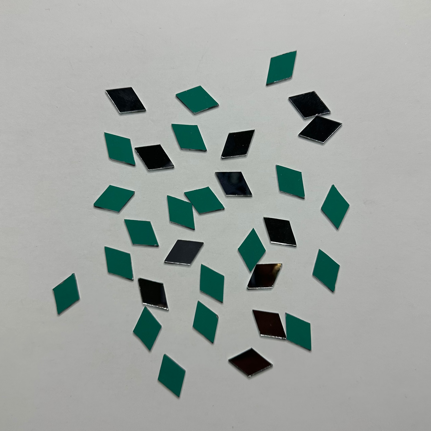 DIAMOND SHAPE MIRRORS