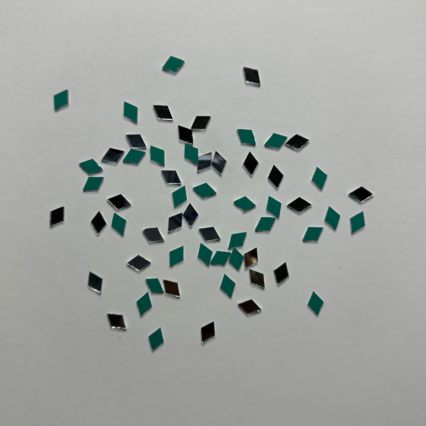 DIAMOND SHAPE MIRRORS