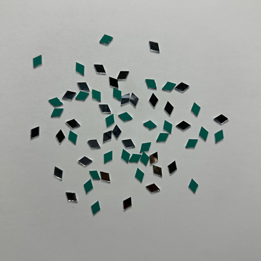 DIAMOND SHAPE MIRRORS