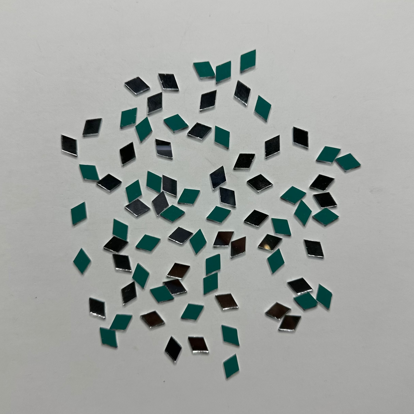 DIAMOND SHAPE MIRRORS