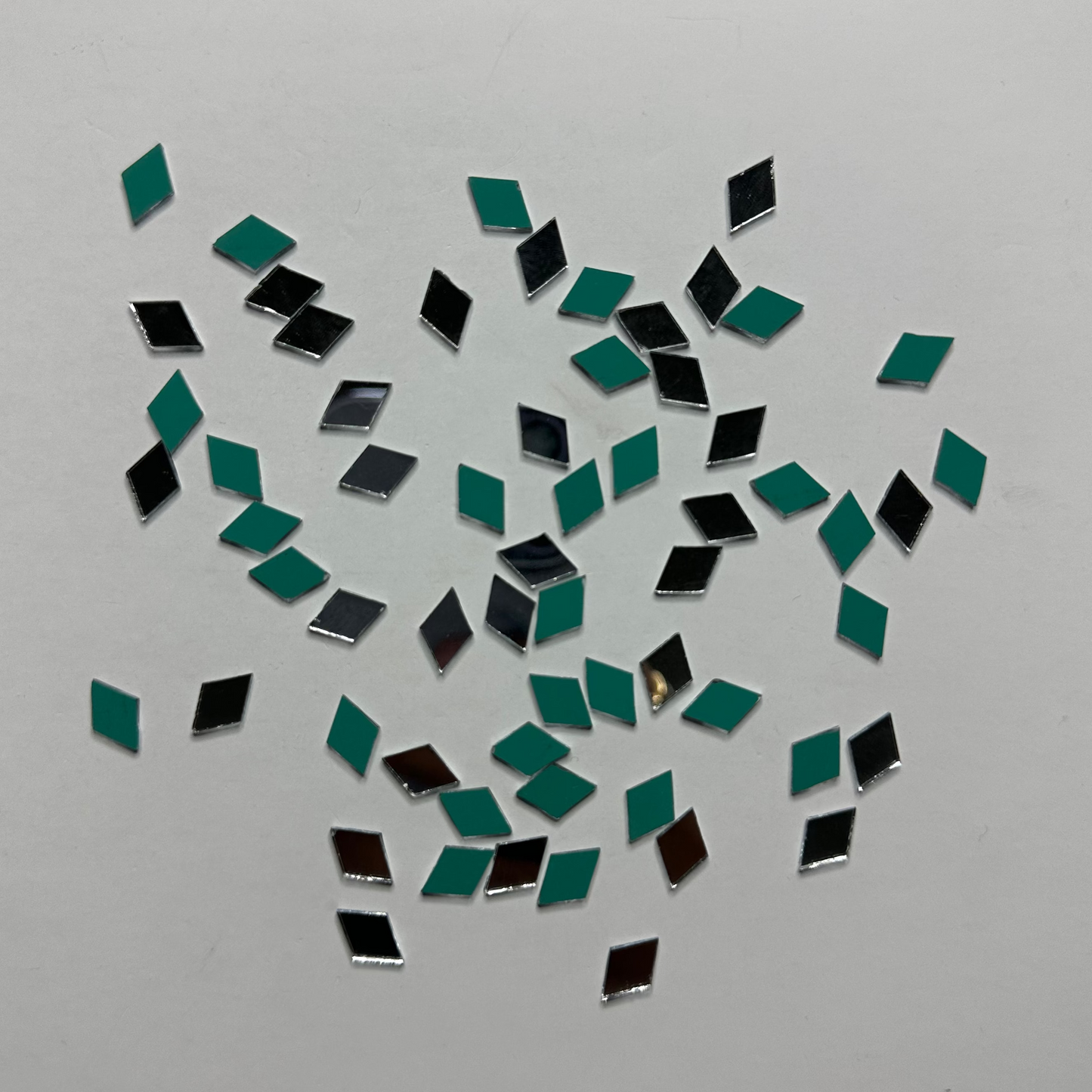 DIAMOND SHAPE MIRRORS