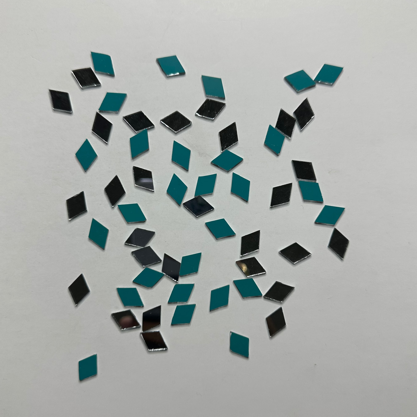 DIAMOND SHAPE MIRRORS