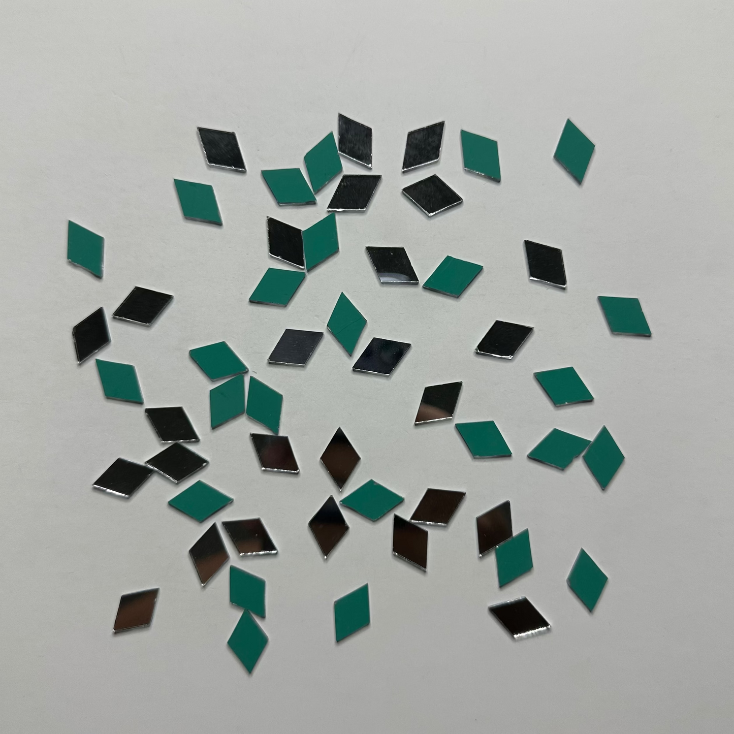 DIAMOND SHAPE MIRRORS