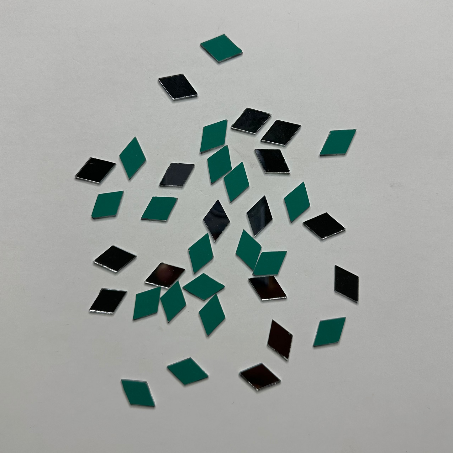 DIAMOND SHAPE MIRRORS