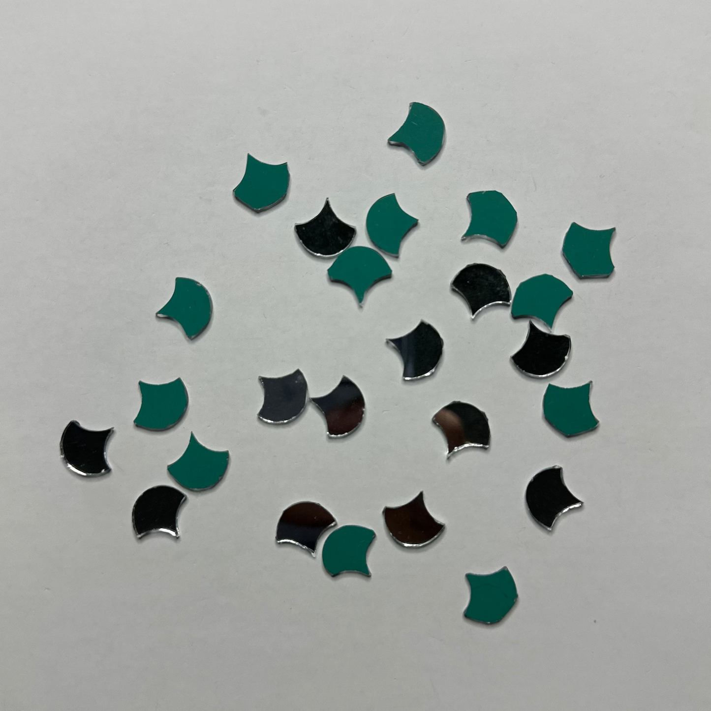 D - 10,12 FANCY SHAPE MIRRORS